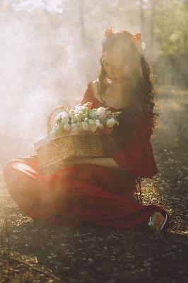 老和尚猛挺进她莹莹的体导演是谁